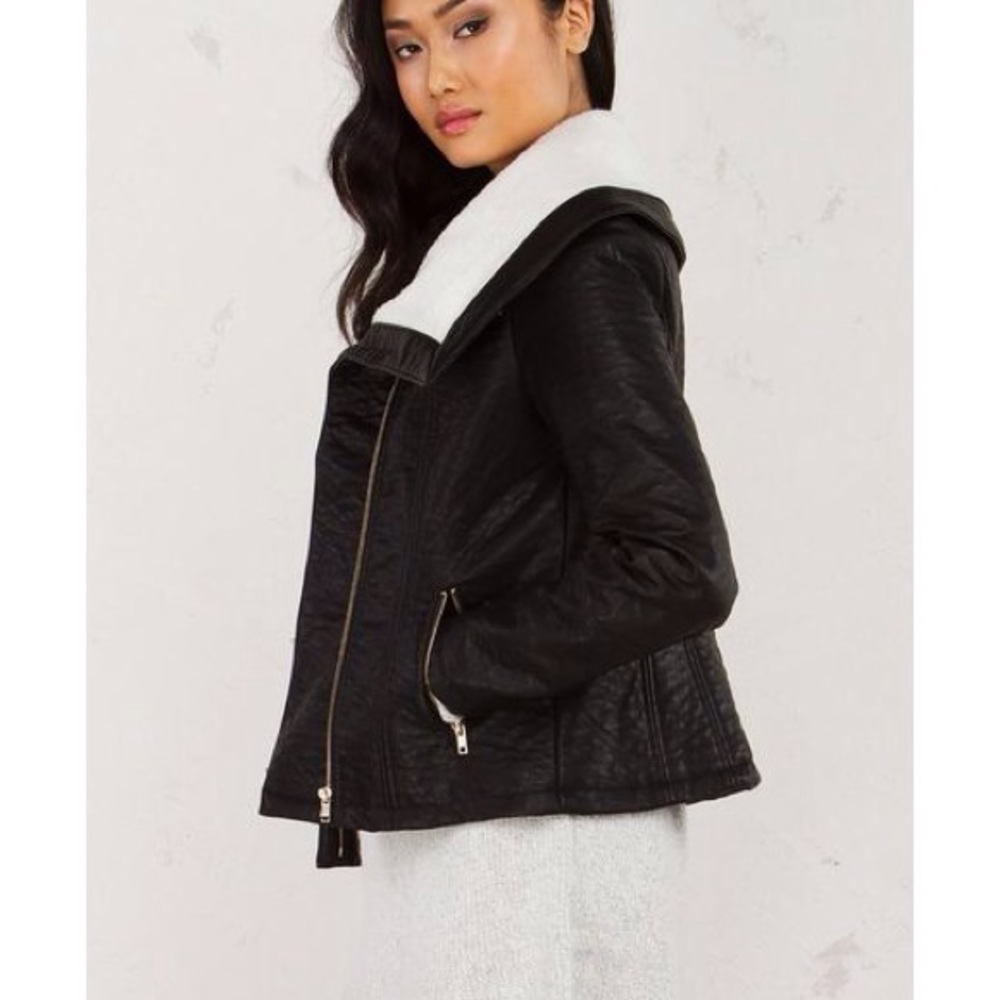 Shearling Leather Jacket🎉Sale🎉Last 1 🎉 - Picture 3 of 8