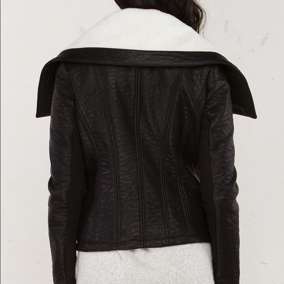 Shearling Leather Jacket🎉Sale🎉Last 1 🎉 - Picture 4 of 8