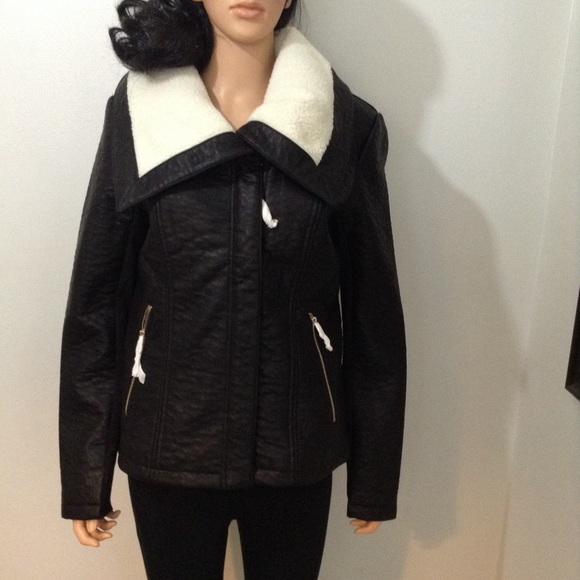 Shearling Leather Jacket🎉Sale🎉Last 1 🎉 - Picture 5 of 8