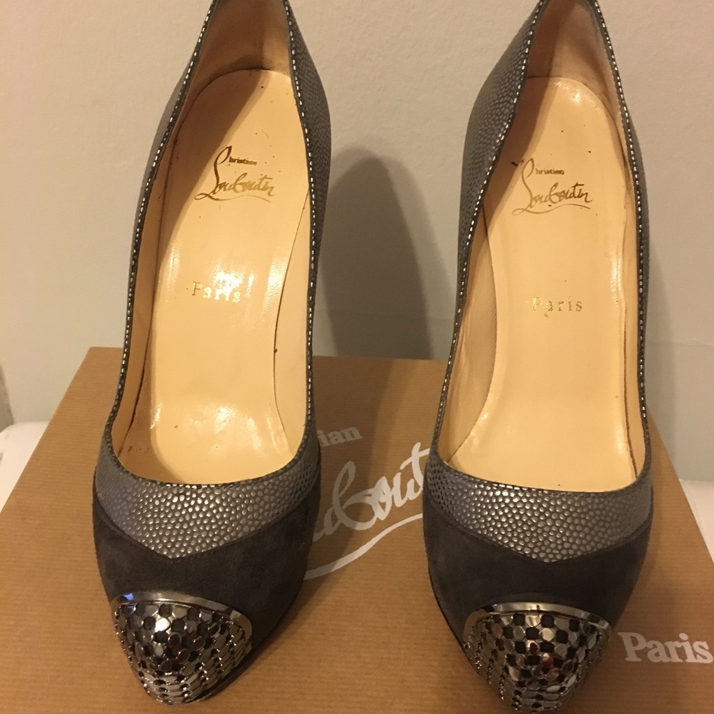 100% Authentic Christian Louboutin pumps