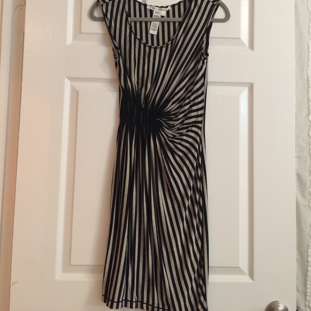 EUC Max Studio striped dress medium