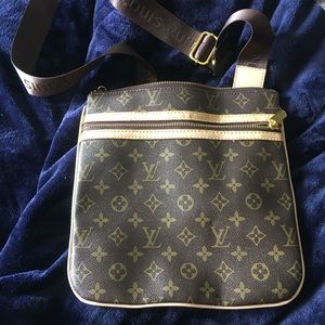 LOUIS VUITTON MESSENGER BAG