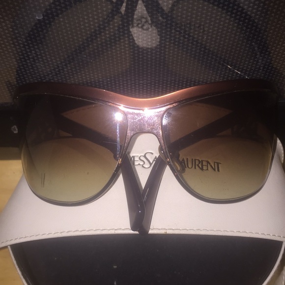 ? % Authentic YSL Sunnies Pre-Loved