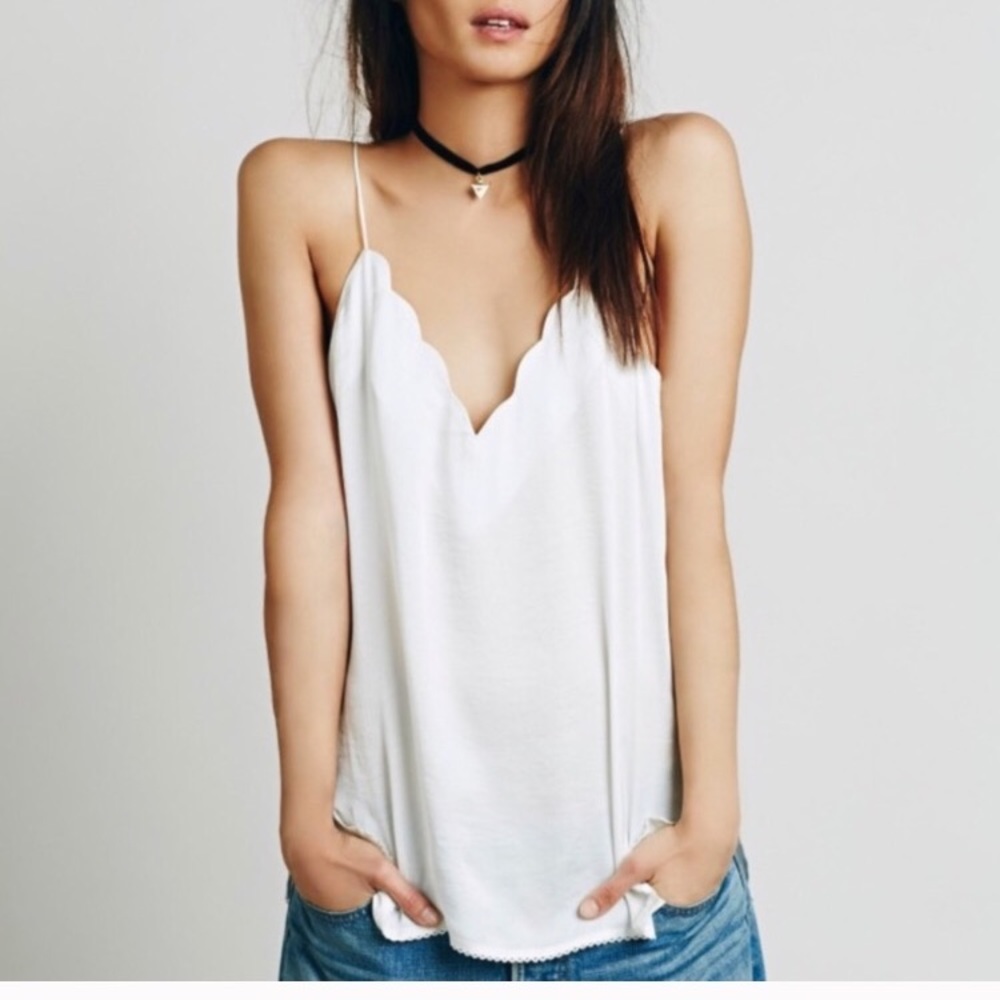 ⚡️SALE⚡️ FREE PEOPLE SCALLOPED TANK