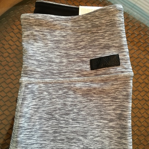 ❤️PINK Ultimate High Waist Leggings❤️ - Picture 2 of 4