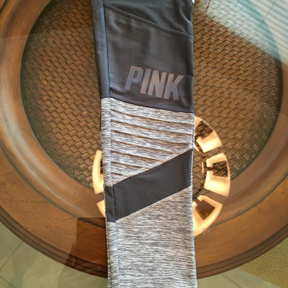 ❤️PINK Ultimate High Waist Leggings❤️ - Picture 4 of 4