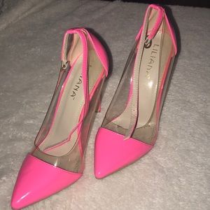 "Hot Mama", Hot pink heels