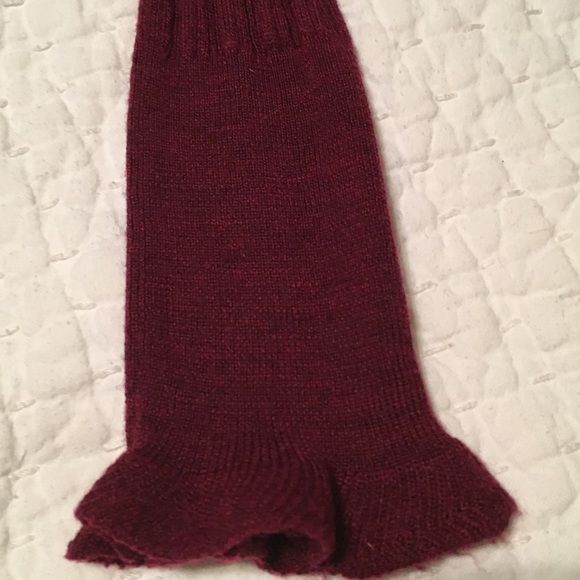 Tape measure super cute sweater. Ruffled edges - Picture 3 of 6