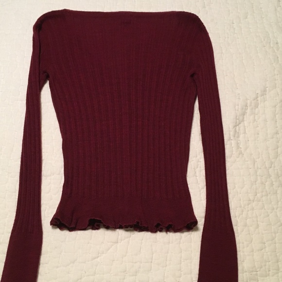 Tape measure super cute sweater. Ruffled edges - Picture 6 of 6