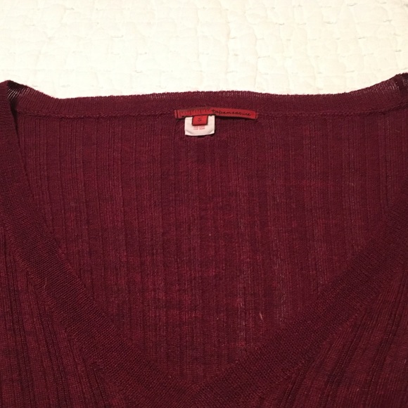 Tape measure super cute sweater. Ruffled edges - Picture 5 of 6