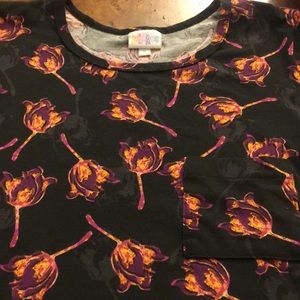 Lularoe floral black with flowers Carly