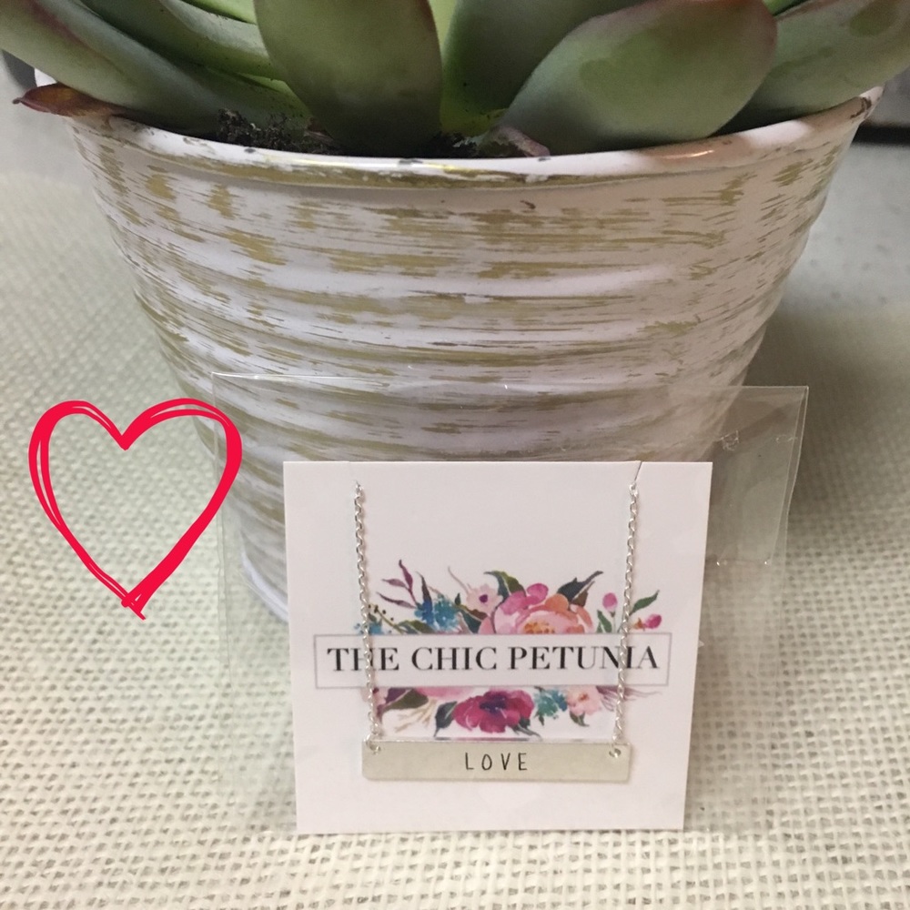 LOVE Bar Necklace ❤️ - Picture 2 of 3