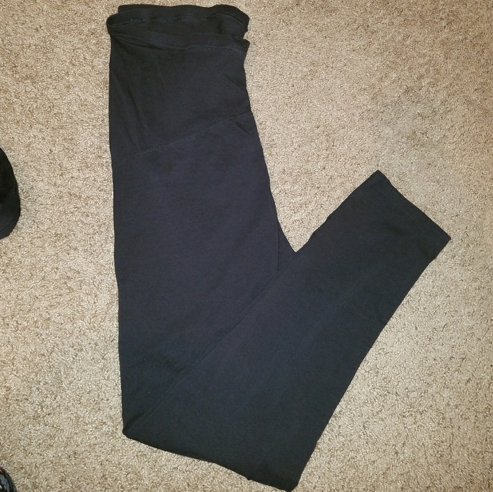 Maternity leggings with belly support