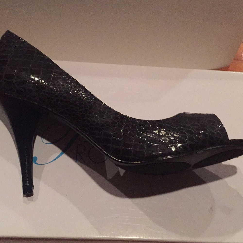 ❤️ Black snake skin open toe heels