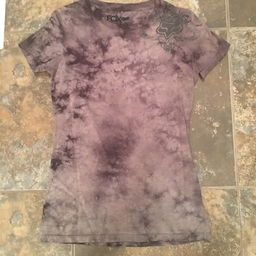 Super cute gray fox shirt