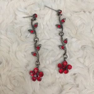🌹✨Sparkly red flower earrings✨🌹