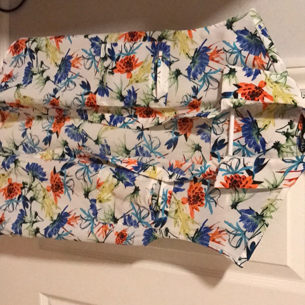 Women's small flowered shirt