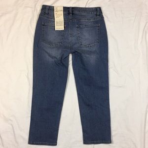 NWT Slimming Crop Jeans 4 Petite