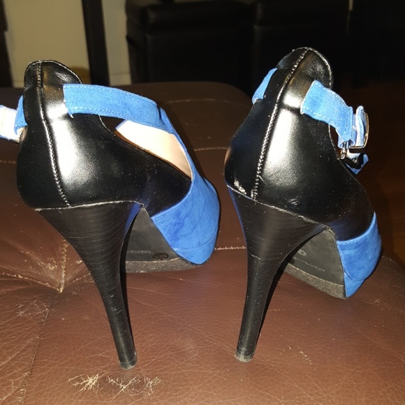 Julianne Hough for Sole Society - Picture 2 of 3