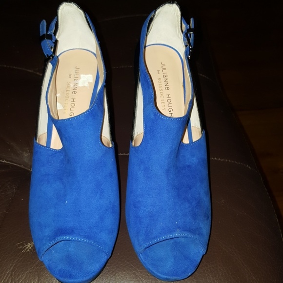 Julianne Hough for Sole Society - Picture 3 of 3