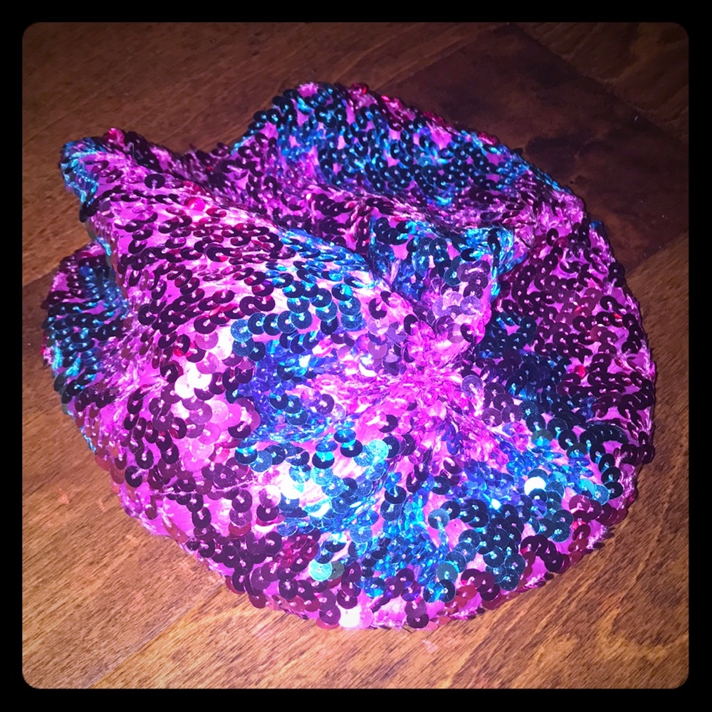 A glitter beret