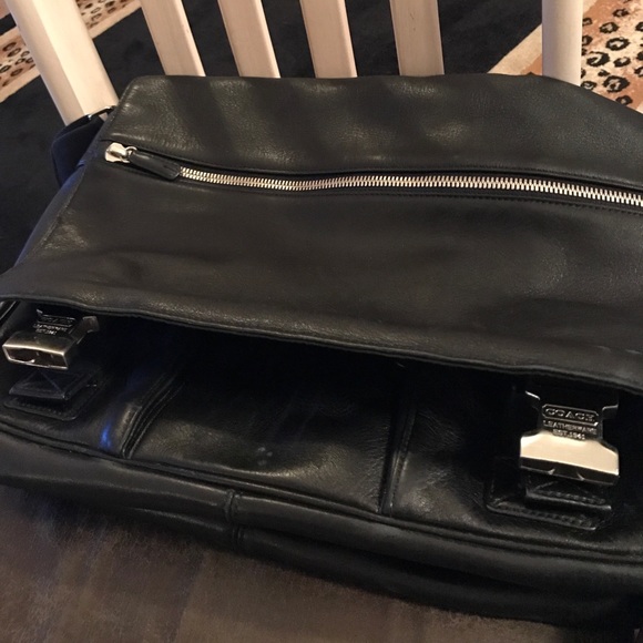 Designer Leatherware - Picture 4 of 8