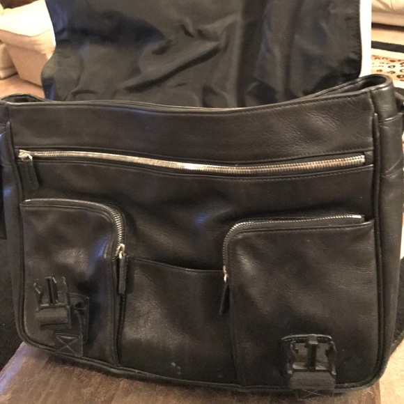 Designer Leatherware - Picture 6 of 8