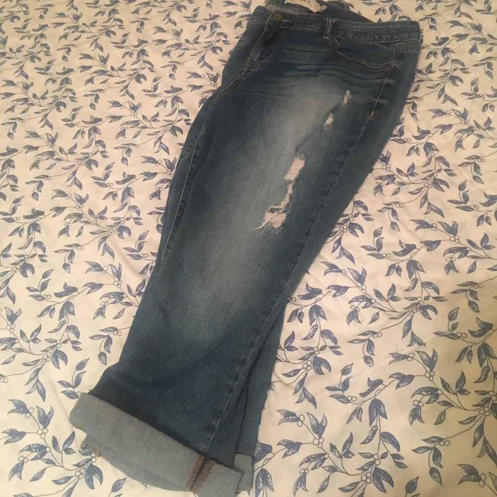 Torrid Ripped Capri Jeans- Size 20
