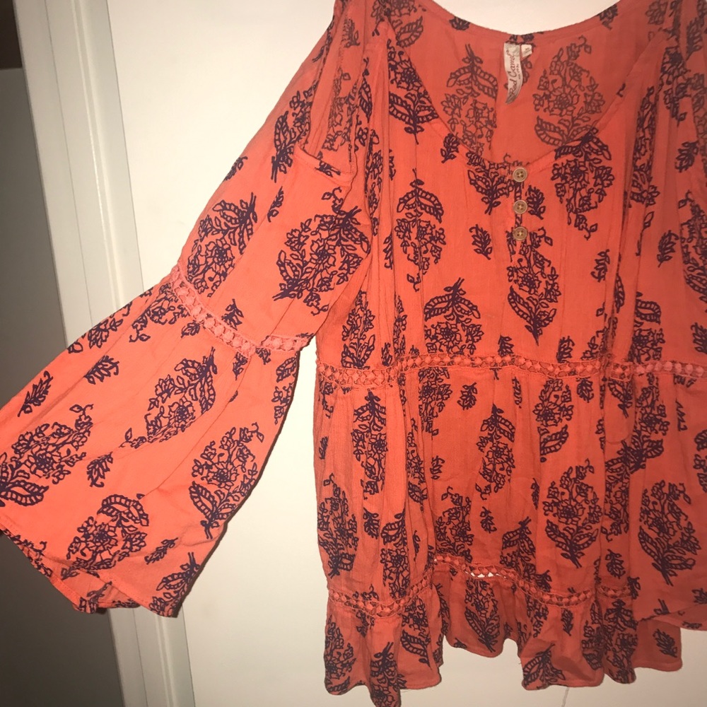 shirt - Picture 2 of 2