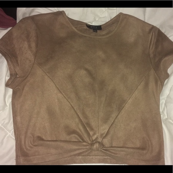 Crop top - Picture 1 of 4