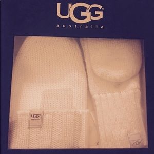 UGG Hat & Glove Set