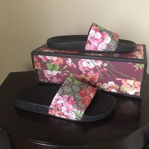blooms supreme slide sandal