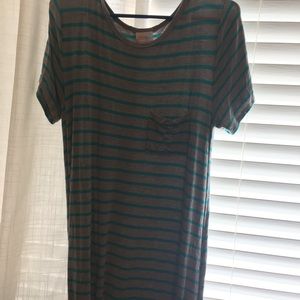 Super stretchy LuLaRoe Carly dress
