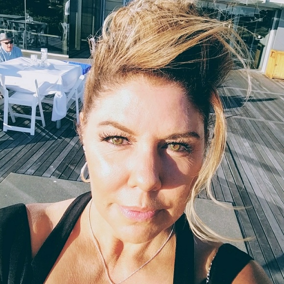 Meet your Posher, Wendy - Picture 2 of 2