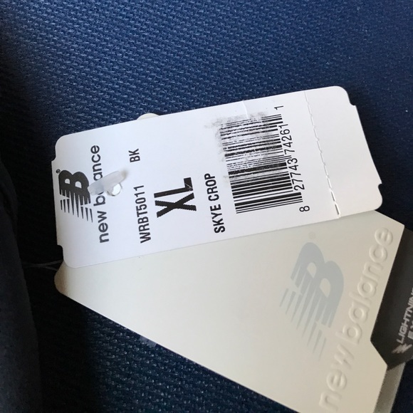 NWT New Balance Women’s Skye Crop Top XL Black - Picture 4 of 7