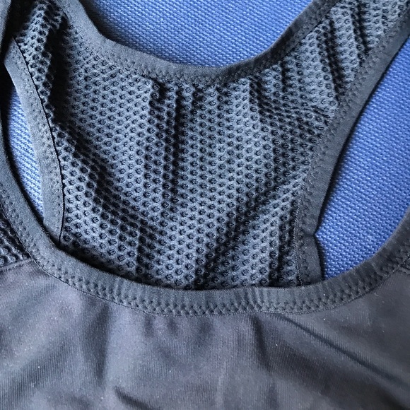 NWT New Balance Women’s Skye Crop Top XL Black - Picture 5 of 7