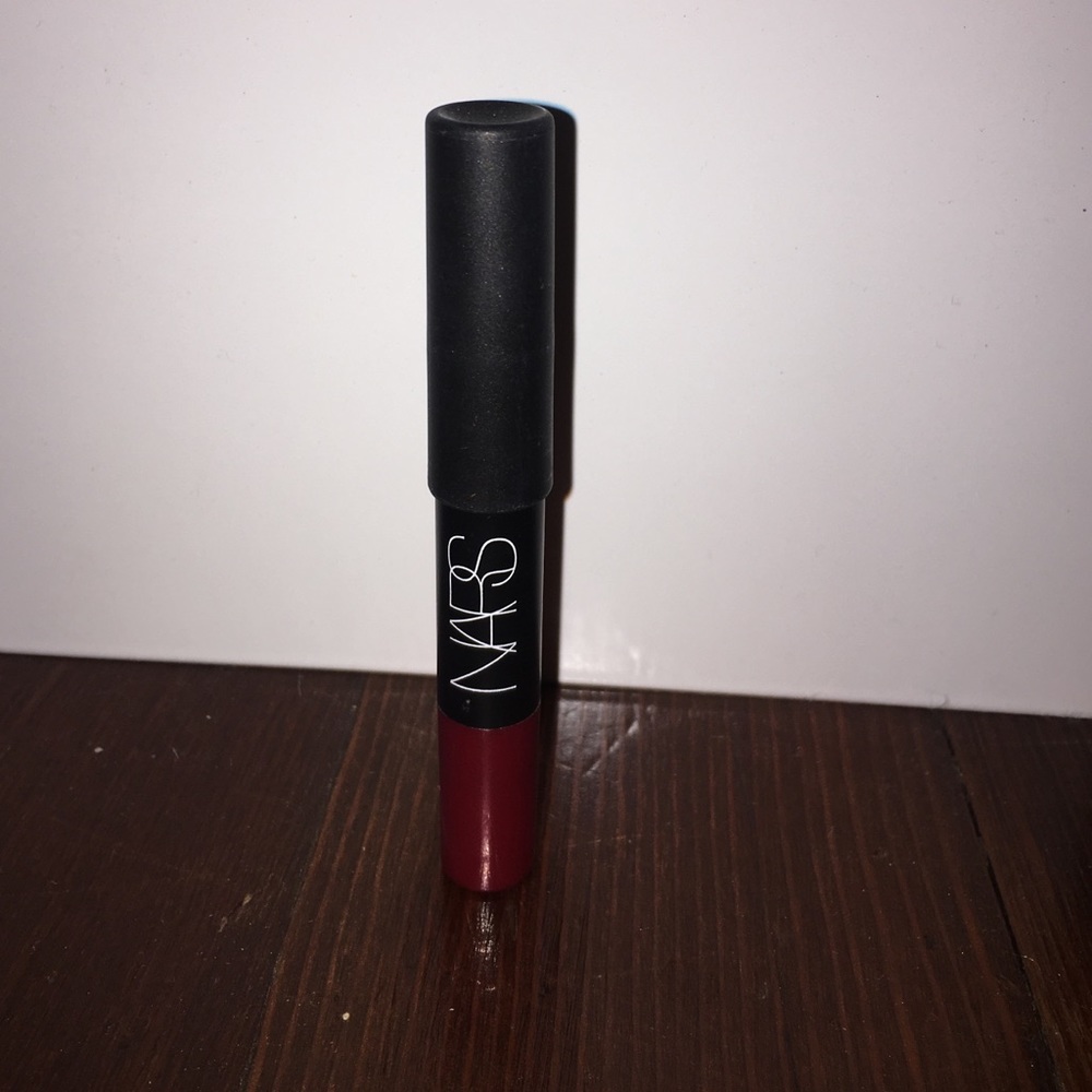 NARS LIP CRAYON- CRUELLA