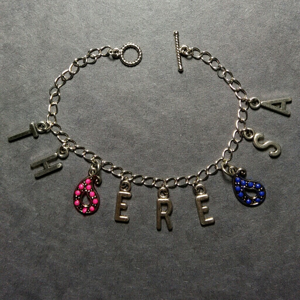 Handmade --Theresa-- NAME Chain Toggle Bracelet