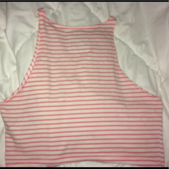 Crop top - Picture 2 of 3