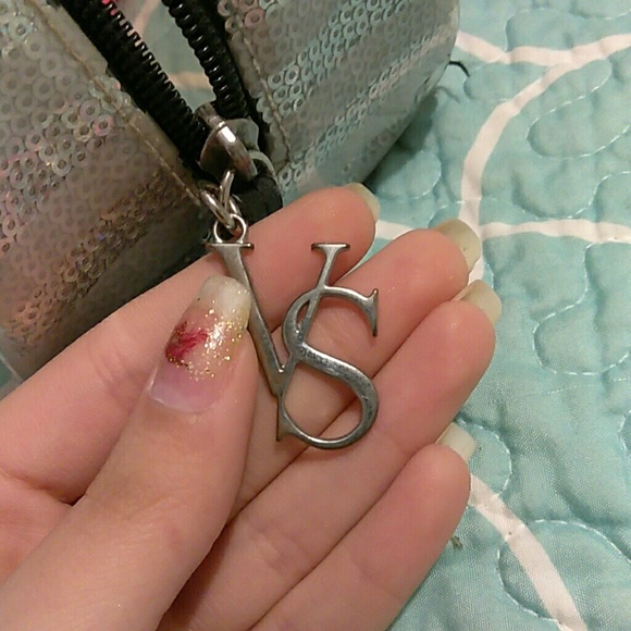 Victorias secret  makeup bag - Picture 3 of 3