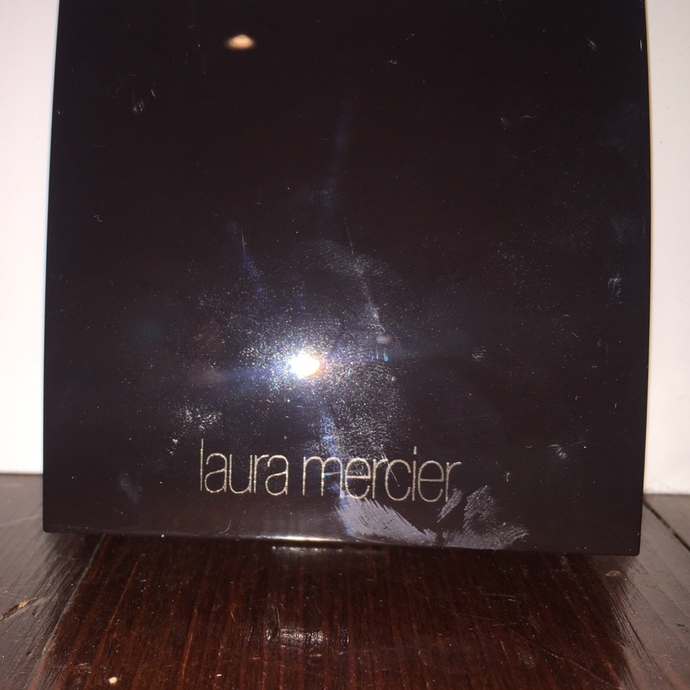 LAURA MERCIER INDISCRETION HIGHLIGHTER