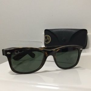 Ray Ban Wayfarer sunglasses
