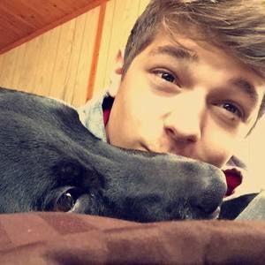 Meet your Posher, Louis