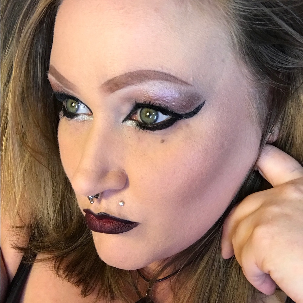 Meet your Posher, Angie