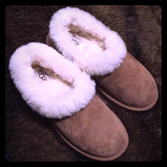 UGG Shoes - NWOT UGG Slippers