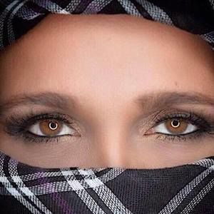 Meet your Posher, Yele