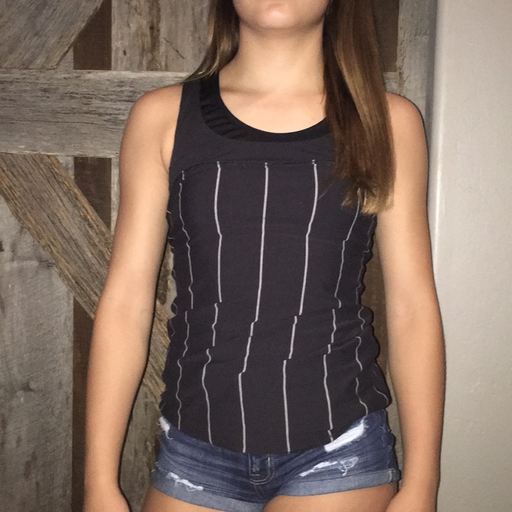 super cute lulu tank top!