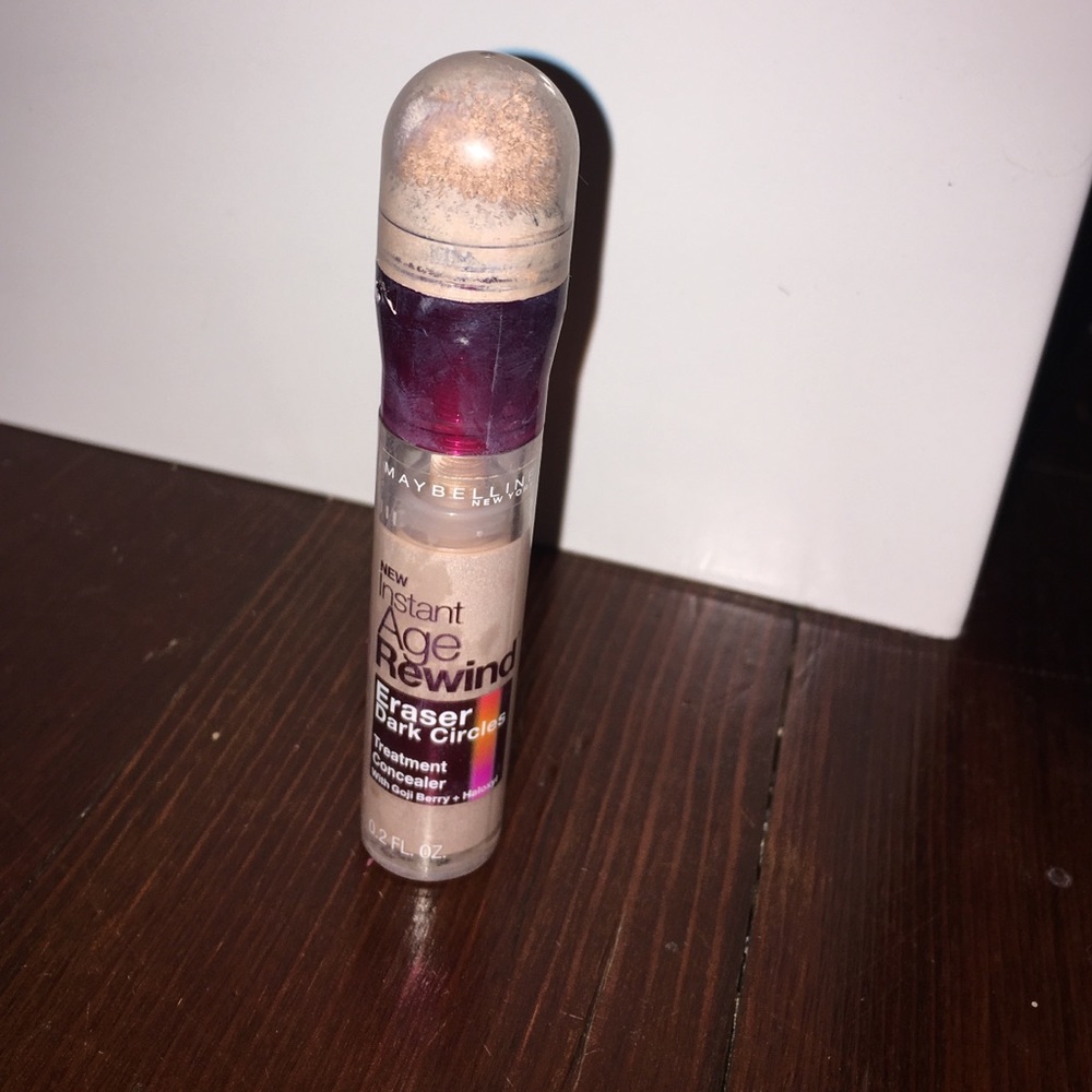 AGE REWIND CONCEALER - MAYBELLINE NEW YORK
