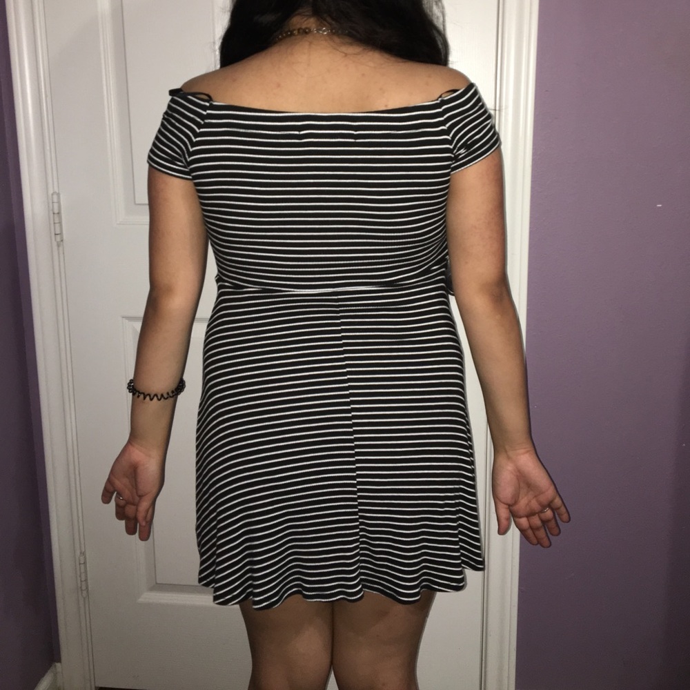 Dress - Picture 4 of 4
