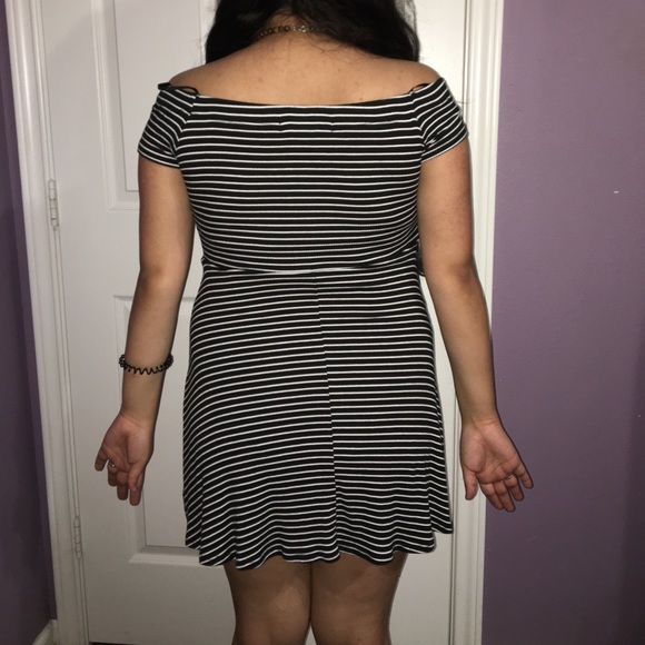 Dress - Picture 4 of 4